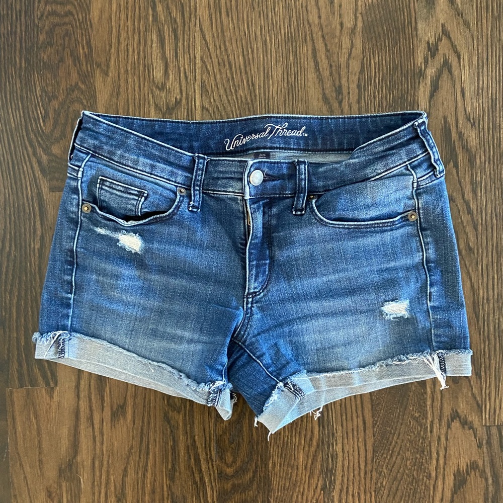 Universial Thread size 2 jean shorts